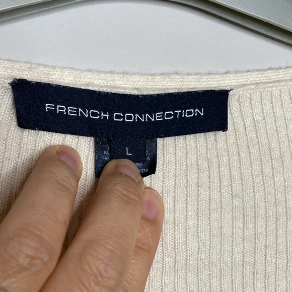 French Connection Vneck sweater Size Large Cream Bell Sleeve Fairy Office Career - Picture 12 of 13